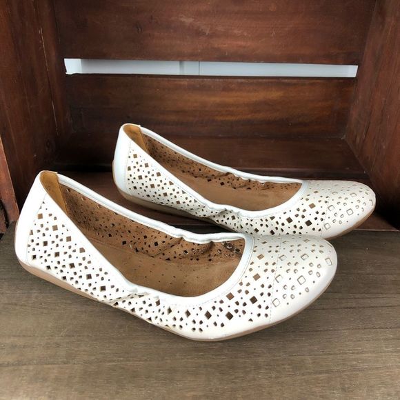 Naturalizer N5 Comfort Undone White Ballet Flats - Picture 4 of 10